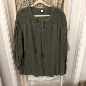 Old Navy top